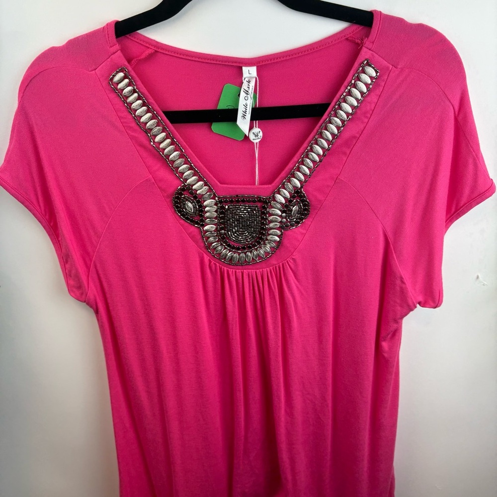 Hot pink! Wow silver detail. Brand- White Mark . NWT. Size Large